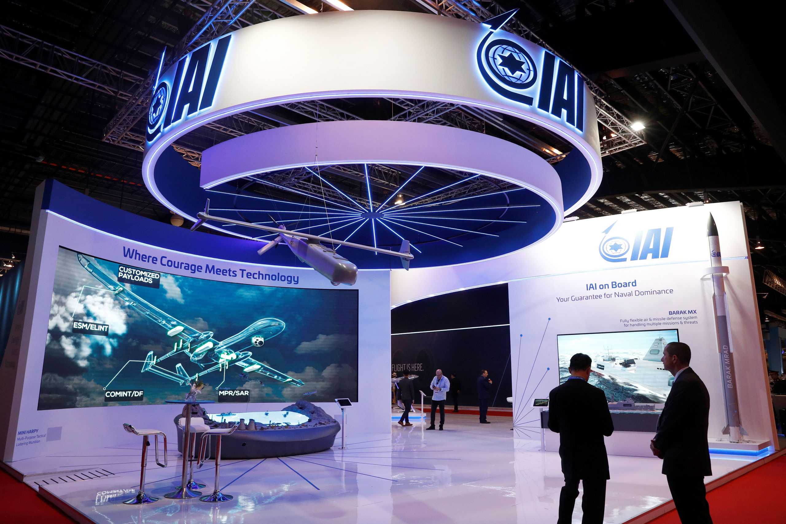 Een stand van Israel Aerospace Industries op de Singapore Airshow, afgelopen februari.